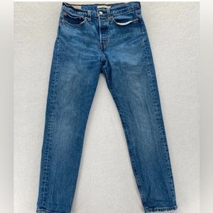 Levi wedgie jeans size 27